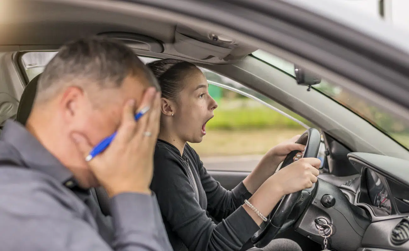 faltas más comunes examen de conducir destacada