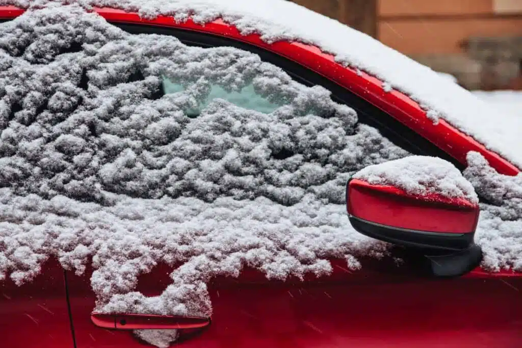 protege el coche de las condiciones climáticas